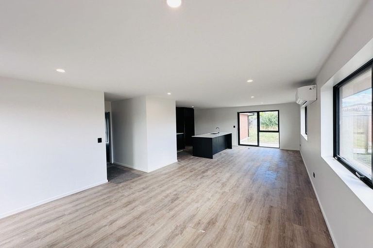 Photo of property in 17 Poipoi Place, Aranui, Christchurch, 8061