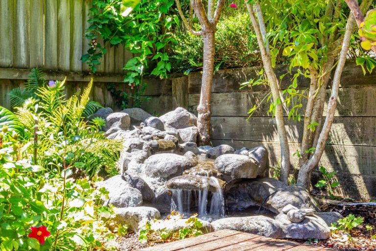 Photo of property in 61 Albatross Close, Whitby, Porirua, 5024