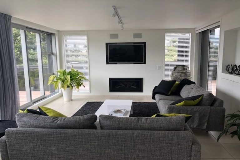 Photo of property in 8b Marama Street, Castor Bay, Auckland, 0620