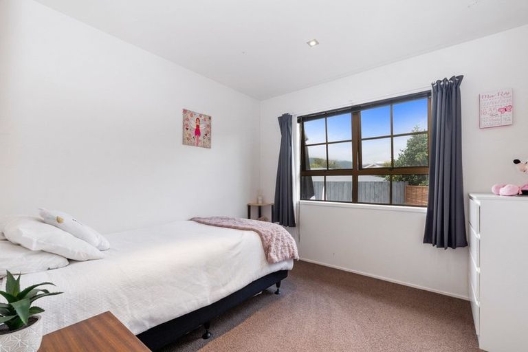Photo of property in 8 Taurus Place, Kawaha Point, Rotorua, 3010