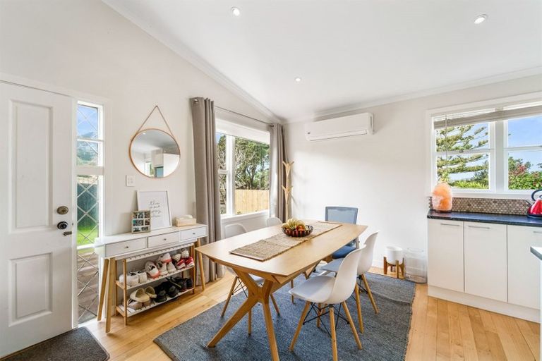 Photo of property in 13a John Road, Stanmore Bay, Whangaparaoa, 0932