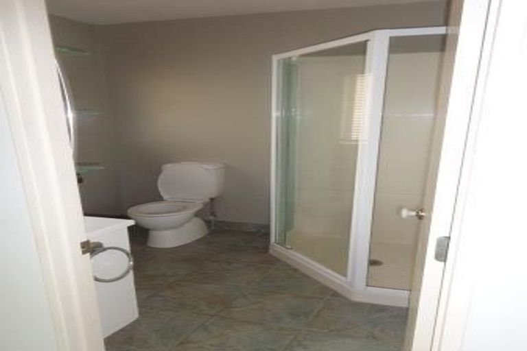 Photo of property in 38 Pukatea Avenue, Albany, Auckland, 0632