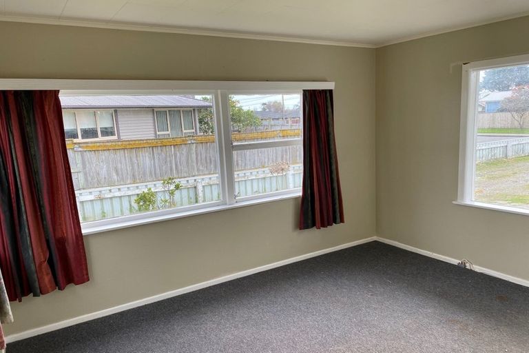 Photo of property in 15 Kirk Street, Otaki, 5512