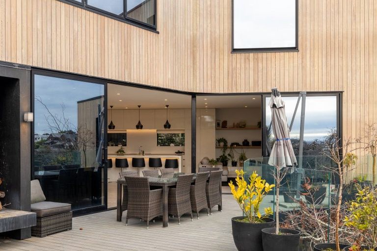 Photo of property in 26 Hackthorne Road, Cashmere, Christchurch, 8022