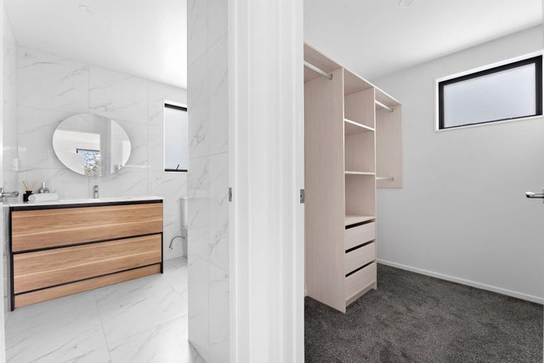 Photo of property in 22d Aorangi Place, Birkenhead, Auckland, 0626