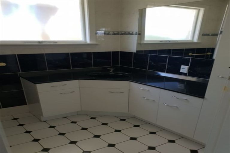 Photo of property in 32 Golf Links Road, Shirley, Christchurch, 8061