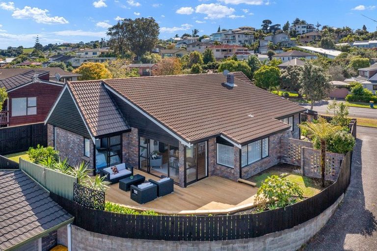 Photo of property in 1/149 West Harbour Drive, West Harbour, Auckland, 0618