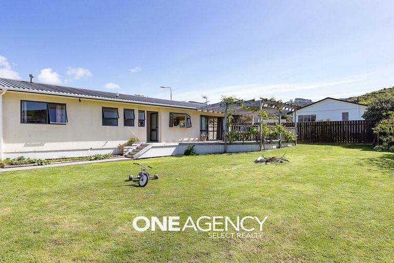 Photo of property in 20 Te Hiko Street, Takapuwahia, Porirua, 5022