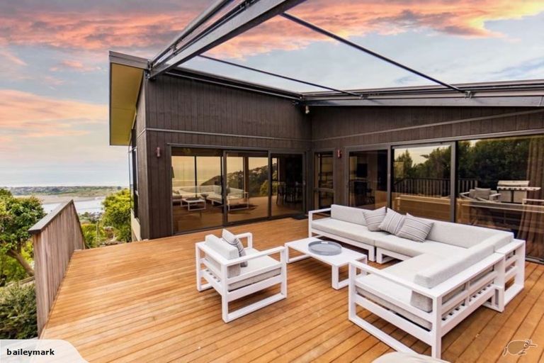 Photo of property in 109c Moncks Spur Road, Redcliffs, Christchurch, 8081