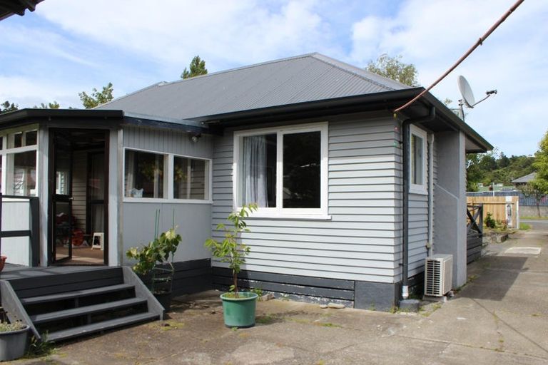 Photo of property in 63 Stokes Valley Road, Stokes Valley, Lower Hutt, 5019