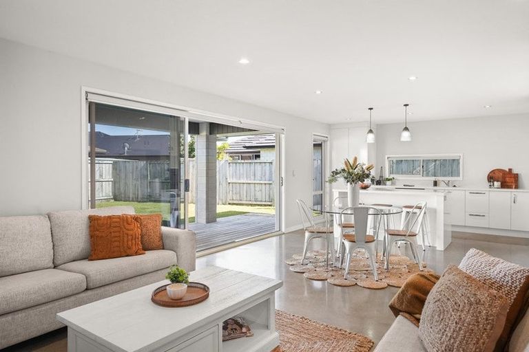 Photo of property in 33 Kahuparere Crescent, Pyes Pa, Tauranga, 3112