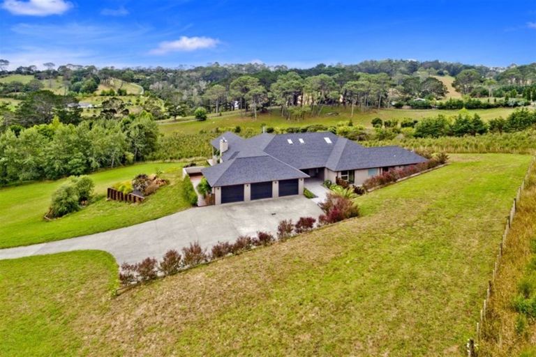 Photo of property in 55 Hartway Grove, Coatesville, 0792