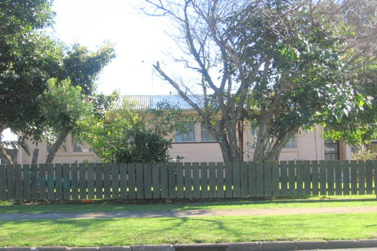 Photo of property in 2/25 Caspar Road, Papatoetoe, Auckland, 2025