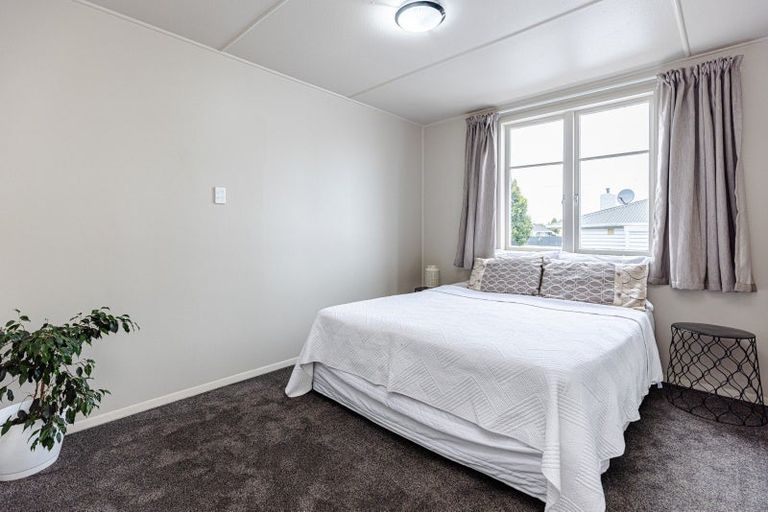 Photo of property in 1 Kotuku Street, Castlecliff, Whanganui, 4501