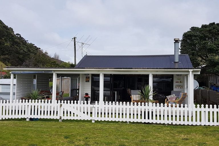 Photo of property in 66 Maunsell Road, Port Waikato, Tuakau, 2695