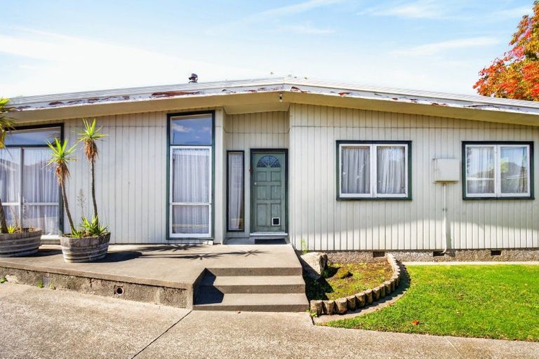 Photo of property in 10 Elliott Street, Taradale, Napier, 4112