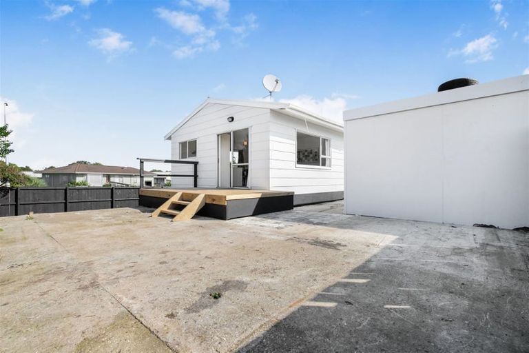 Photo of property in 1/10 Kennington Drive, Clendon Park, Auckland, 2103