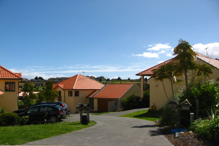 Photo of property in 10 Parkwood Crescent, Gulf Harbour, Whangaparaoa, 0930