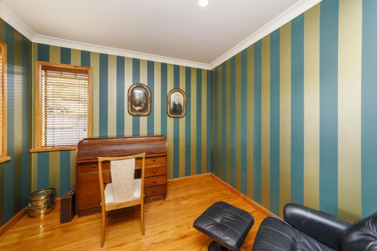 Photo of property in 44 Ruamahanga Crescent, Terrace End, Palmerston North, 4410