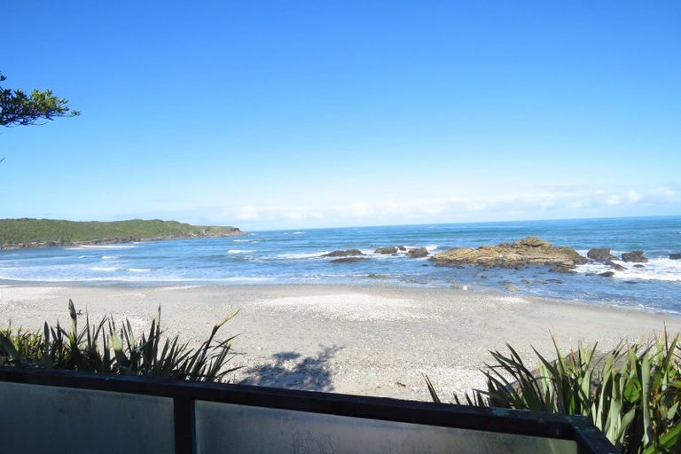 Photo of property in 109 Beach Road, Charleston, Cape Foulwind, 7892