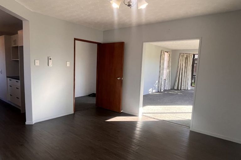 Photo of property in 32 Karnak Crescent, Russley, Christchurch, 8042