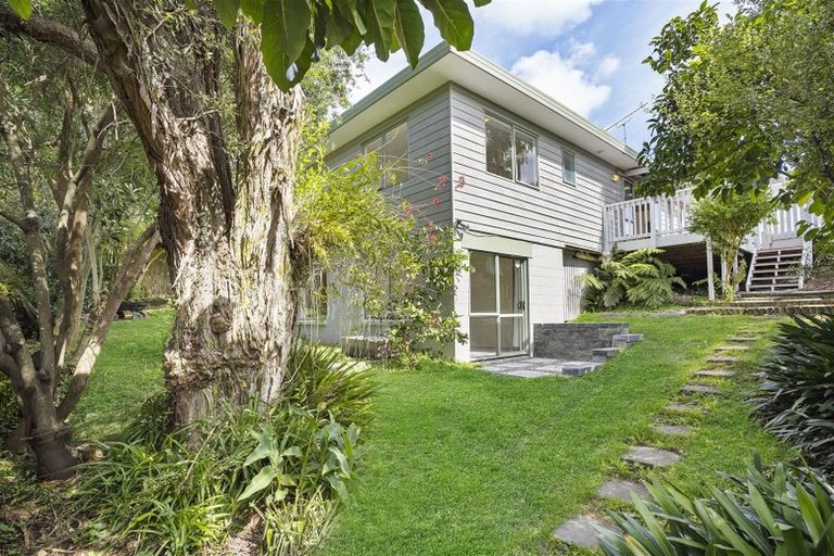 Photo of property in 2/23 Ludlow Terrace, Totara Vale, Auckland, 0627