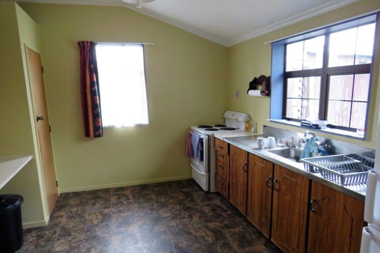 Photo of property in 3 Carlyle Street, Dannevirke, 4930