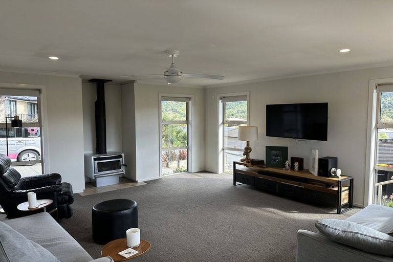 Photo of property in 114a Milton Terrace, Picton, 7220