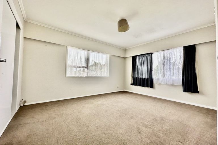 Photo of property in 17 Lane Road, Weymouth, Auckland, 2103
