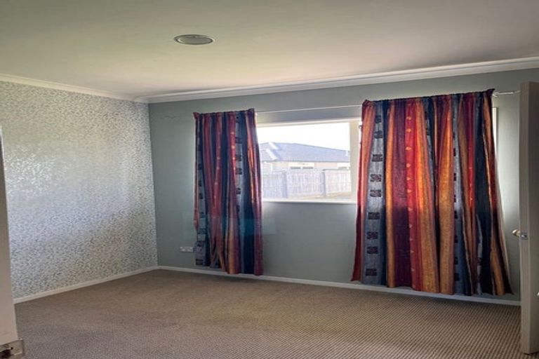 Photo of property in 3a Doment Crescent, Orewa, 0931