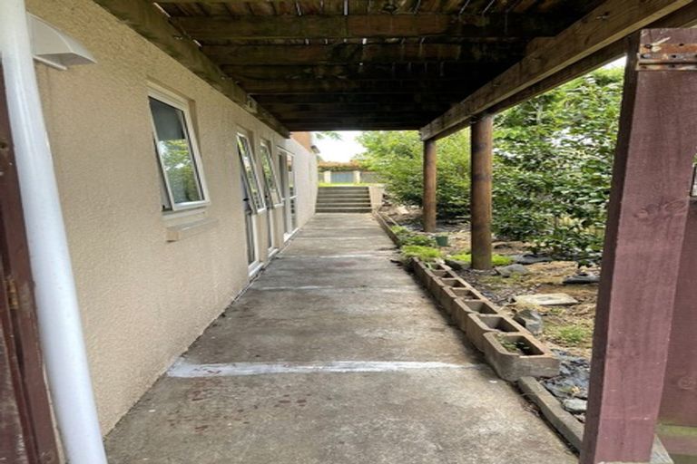 Photo of property in 56 Prince Regent Drive, Half Moon Bay, Auckland, 2012