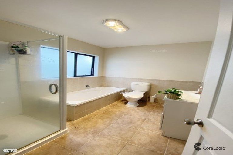 Photo of property in 23 Baverstock Road, Flat Bush, Auckland, 2016