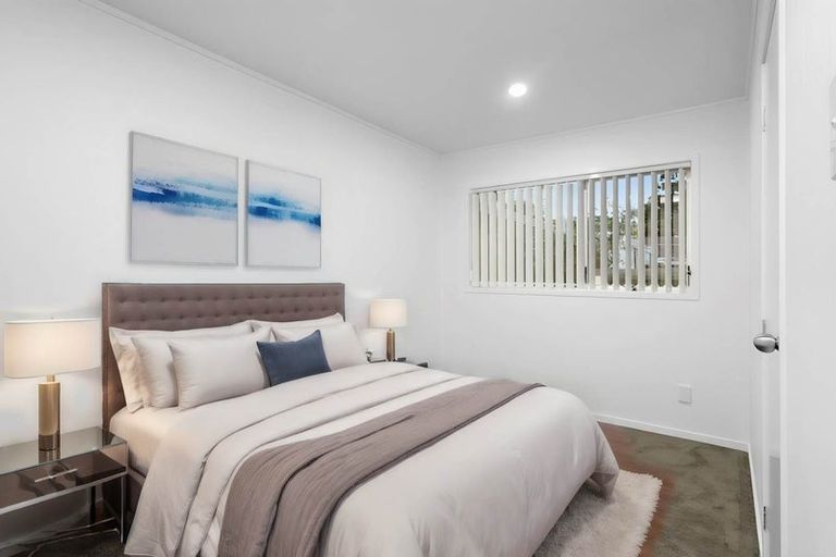 Photo of property in 2/4 Roys Road, Weymouth, Auckland, 2103