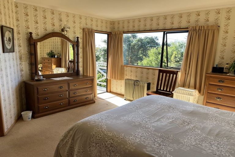 Photo of property in 4 Rae Road, Campbells Bay, Auckland, 0620