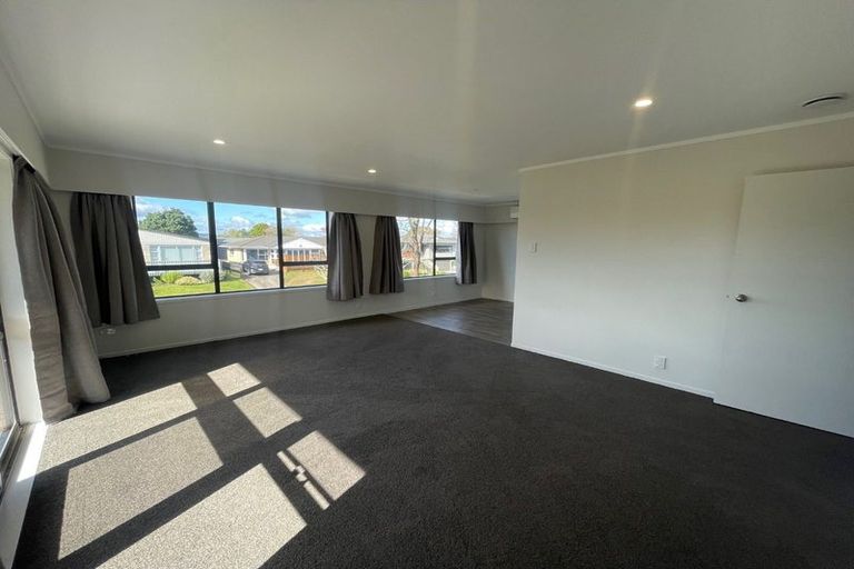 Photo of property in 5 Binda Place, Botany Downs, Auckland, 2010