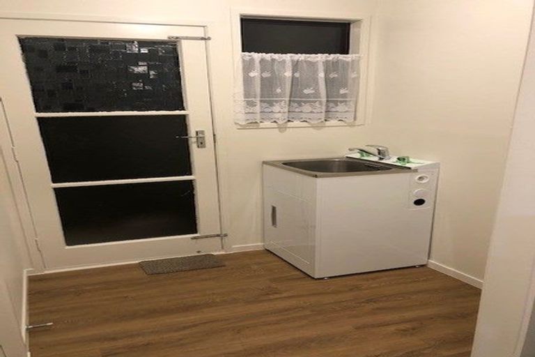 Photo of property in 2/10 Taitimu Drive, Weymouth, Auckland, 2103