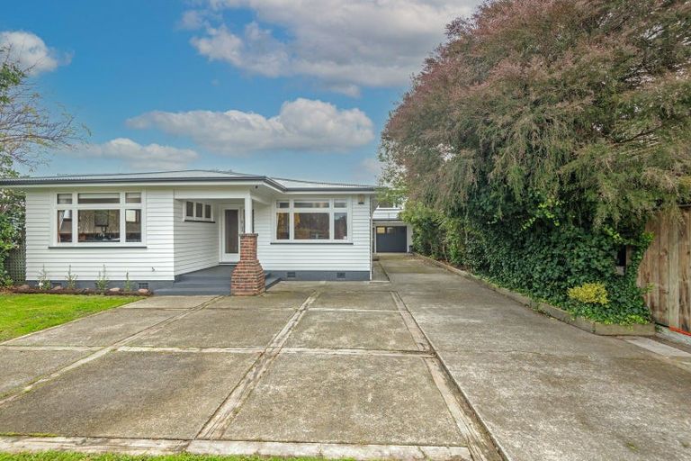 Photo of property in 5 Featherston Street, Takaro, Palmerston North, 4412