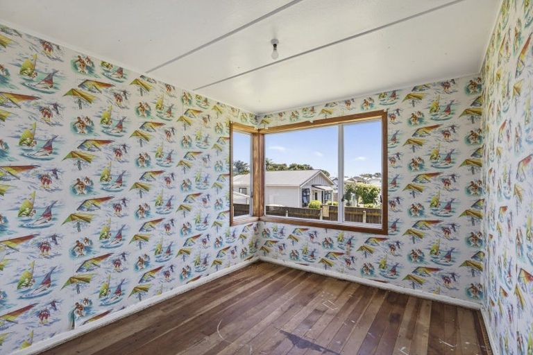 Photo of property in 89 Cracroft Street, Waitara, 4320