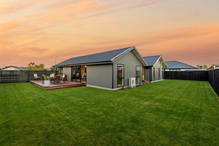 Photo of property in 27 Pentecost Road, Rangiora, 7400