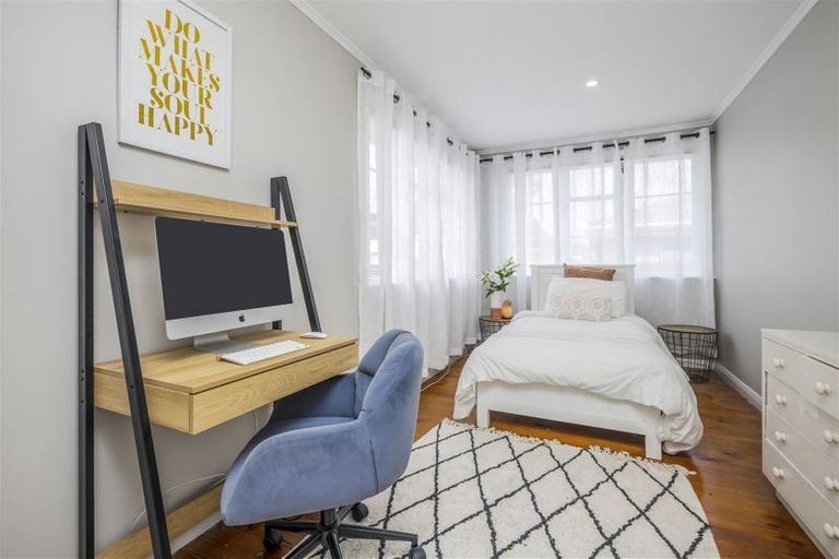 Photo of property in 16 Onslow Road, Papakura, 2110