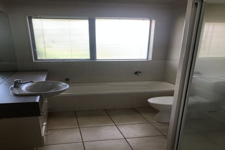 Photo of property in 774 Chapel Road, Shamrock Park, Auckland, 2016