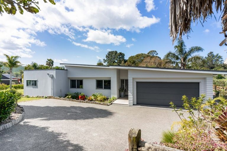 Photo of property in 14 Titoki Lane, Whangamata, 3691