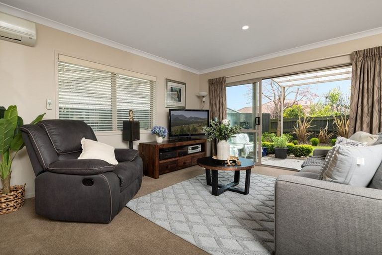 Photo of property in 10 Sunnybrooke Close, Welcome Bay, Tauranga, 3112