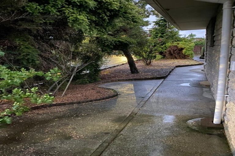 Photo of property in 2 Resolution Place, Bryndwr, Christchurch, 8053