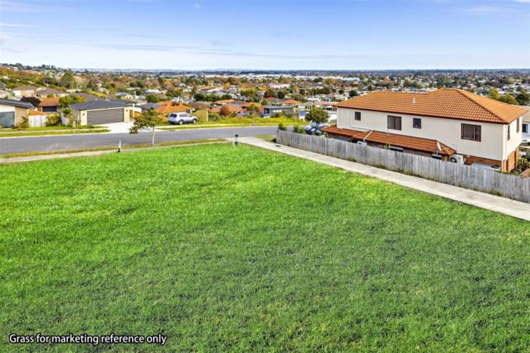 Photo of property in 58 Kirikiri Drive, Papakura, 2110