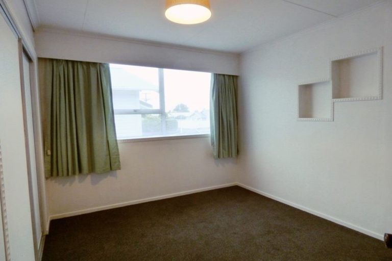 Photo of property in 64 Record Street, Fitzroy, New Plymouth, 4312