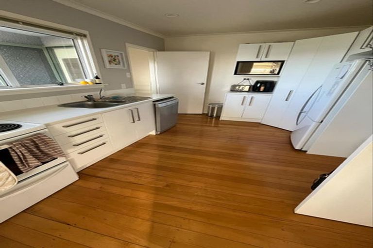 Photo of property in 153 Mangorei Road, Merrilands, New Plymouth, 4312