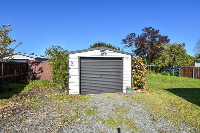 Photo of property in 37 Fisher Place, Carterton, 5713