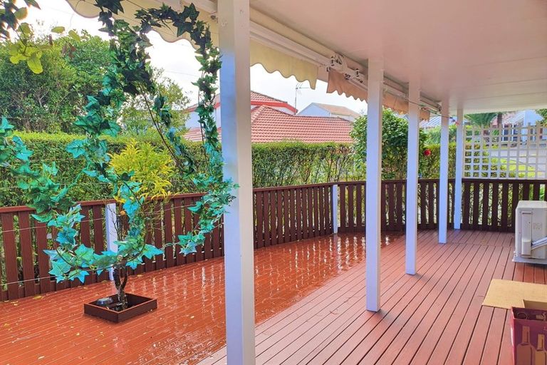 Photo of property in 3a Central Park Drive, Te Atatu South, Auckland, 0610