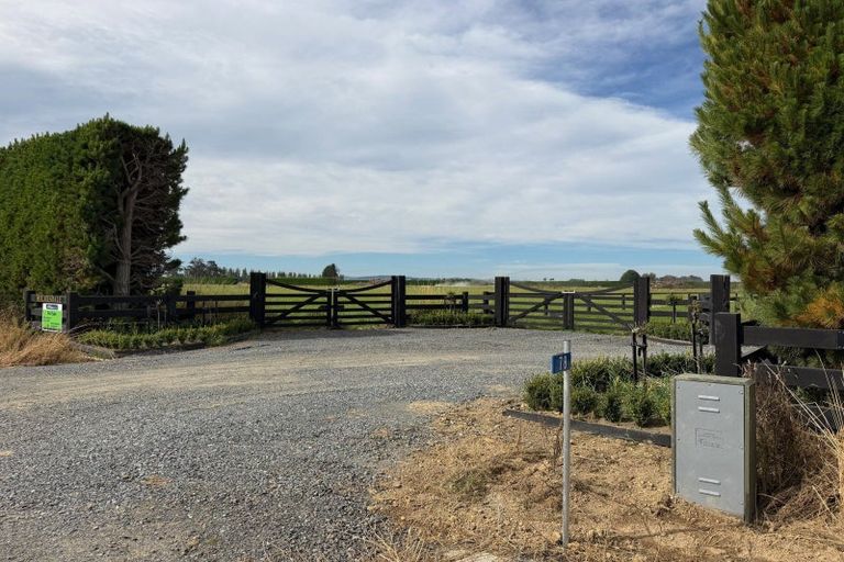 Photo of property in 80 Paddon Road, Branxholme, Invercargill, 9874